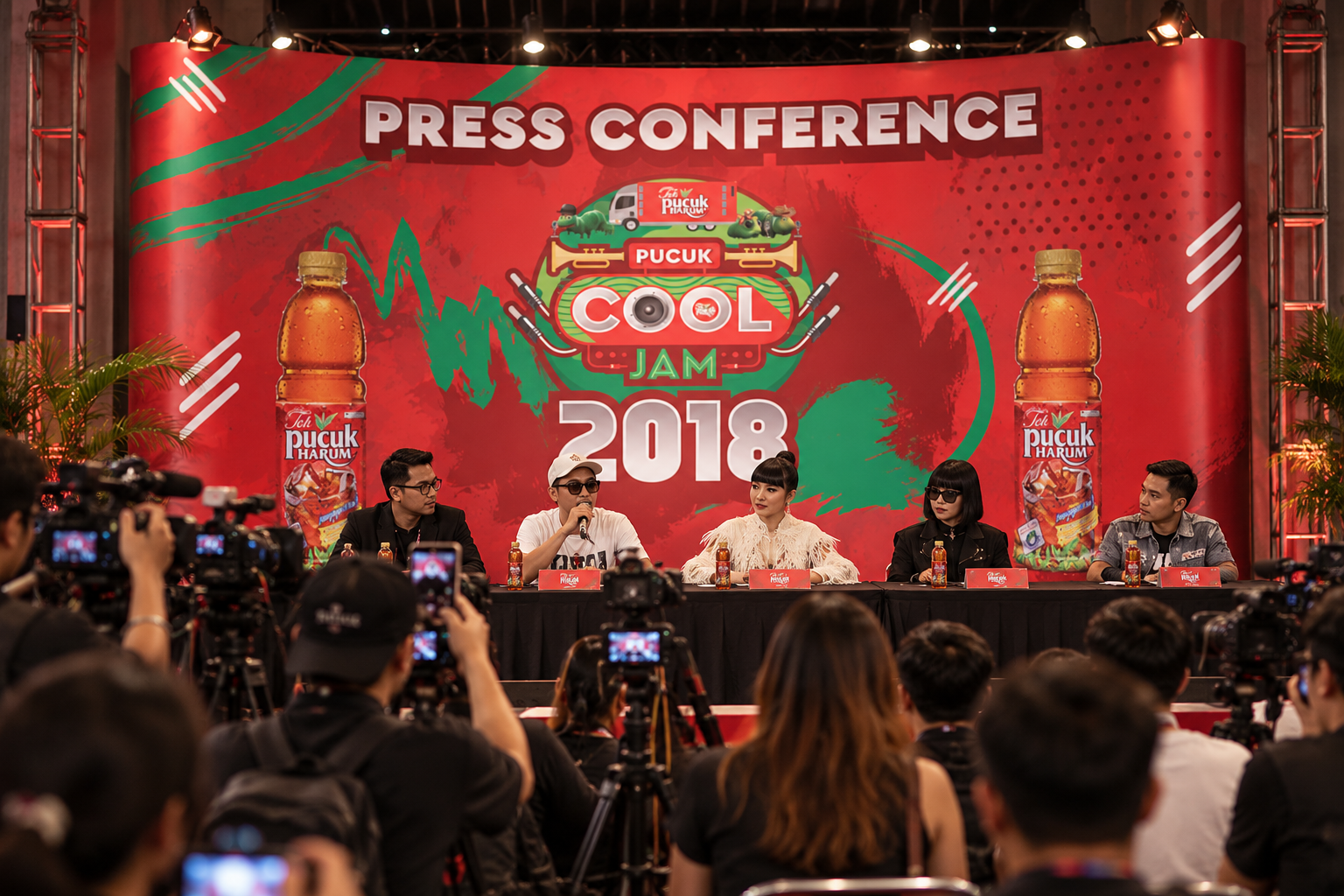 Press conference backdrop in use